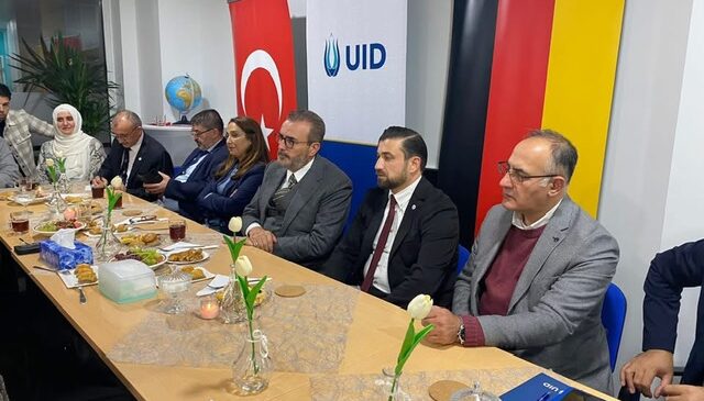 Mahir Ünal’dan Duisburg’da UID Ziyareti