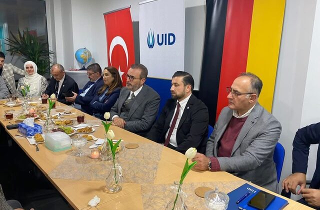 Mahir Ünal’dan Duisburg’da UID Ziyareti