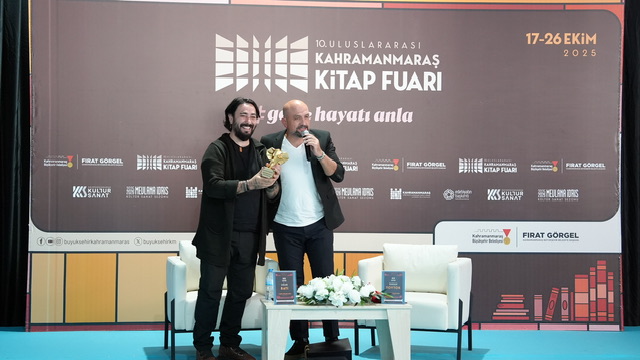 Kitap Fuarı, İkinci Gününde Batı ve ToytokSöyleşisiyle Devam Etti