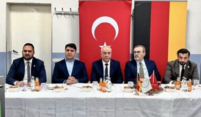 Mahir Ünal’dan Almanya’da Mardin Yeşilli Kültür ve Dayanışma Derneği’ne Ziyaret