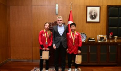 Başkan Görgel, Balkan Şampiyonu Genç Güreşçileri Ağırladı