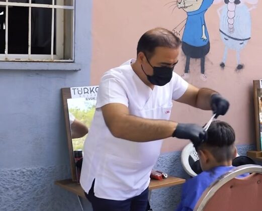 Türkoğlu Belediyesi’nden Minik Öğrencilere Sürpriz Tıraş Hizmeti