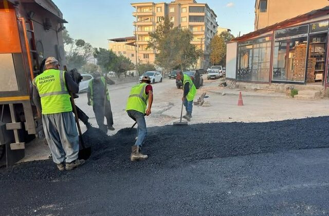 Pazarcık Belediyesi’nden Menderes Mahallesi’nde Yol Onarım Seferberliği