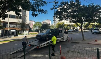 Yerinden kımıldamadı polisi alarma geçirdi
