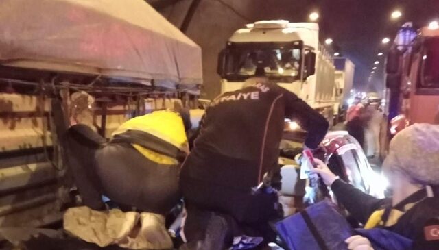 Kahramanmaraş’ta otomobil tıra arkadan çarptı: 1 ölü 4 yaralı