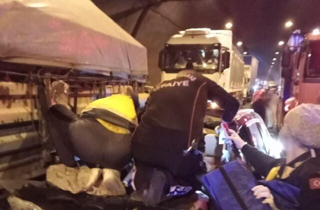 Kahramanmaraş’ta otomobil tıra arkadan çarptı: 1 ölü 4 yaralı