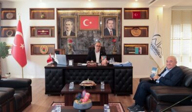 Eğitimci-Yazar Vehbi Vakkasoğlu’ndan Dulkadiroğlu Belediye Başkanı Mehmet Akpınar’a Ziyaret