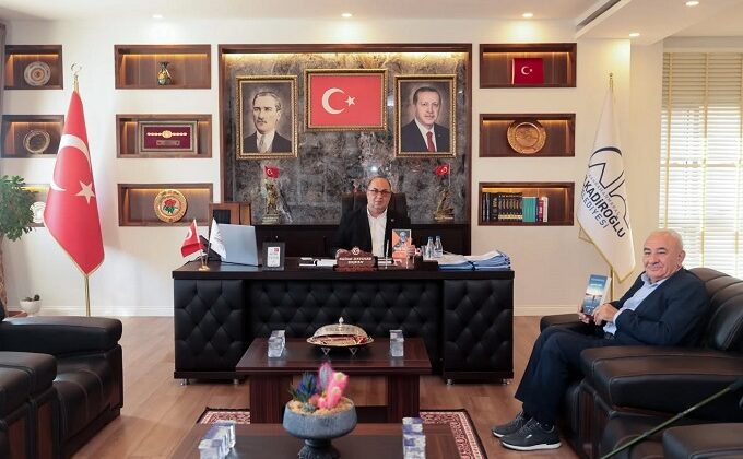 Eğitimci-Yazar Vehbi Vakkasoğlu’ndan Dulkadiroğlu Belediye Başkanı Mehmet Akpınar’a Ziyaret