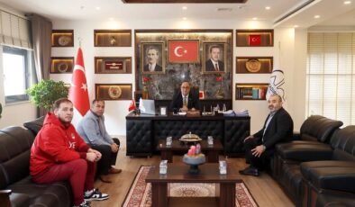 Dulkadiroğlu Belediyesi’nden Milli Güreşçiye Altın Ödül