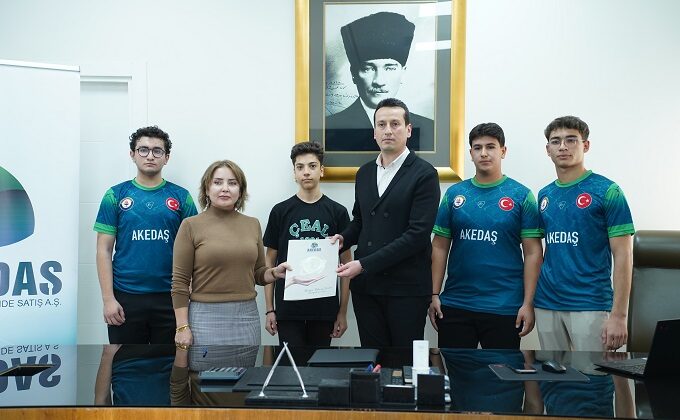 AKEDAŞ, Genç Zihinlerin Yanında