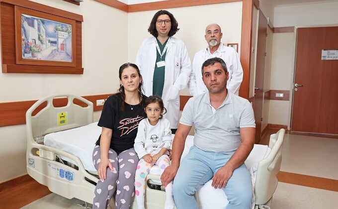 FELÇ GEÇİREN KÜÇÜK HASTA ŞİFAYI SANKO ÜNİVERSİTESİ HASTANESİ’NDE BULDU