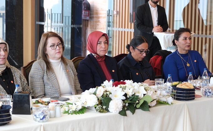 Kadınlar İçin Güvenli Bir Gelecek Amacıyla Kurumlar El Ele