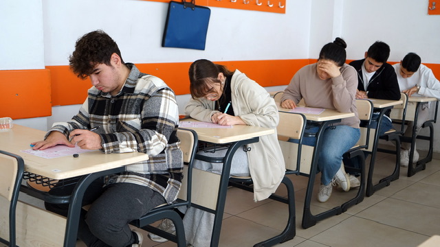 Büyükşehir’den Üniversite YolundaGençlere Güçlü Destek