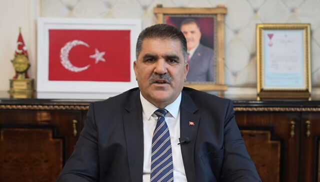 TÜRKOĞLU’NDA YOL ÇALIŞMALARI ARALIKSIZ DEVAM EDİYOR