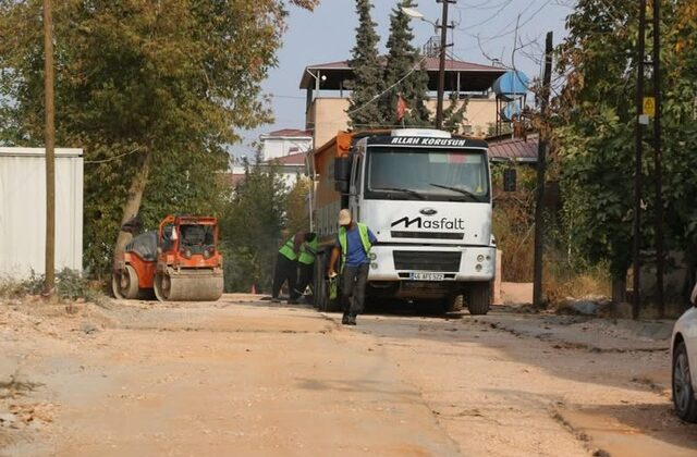 PAZARCIK’TA YOL ONARIM ÇALIŞMALARI DEVAM EDİYOR