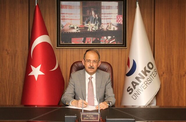 SANKO ÜNİVERSİTESİ REKTÖRÜ PROF. DR. DAĞLI: “ATATÜRK’ÜN LİDERLİĞİ, VİZYONU VE ÇAĞDAŞLIK YOLUNDAKİ KARARLILIĞI, BİZLER İÇİN HER ZAMAN REHBER OLACAKTIR”