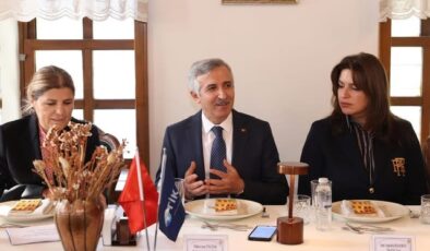 VALİ ÜNLÜER, “HAYATA BAĞLAYAN İLMEKLER” PROJESİ PROGRAMINA KATILDI