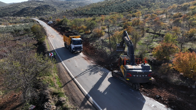 Büyükşehir, Türkoğlu Kırsalında Bir Grup Yolunun Daha Ulaşımını İyileştiriyor