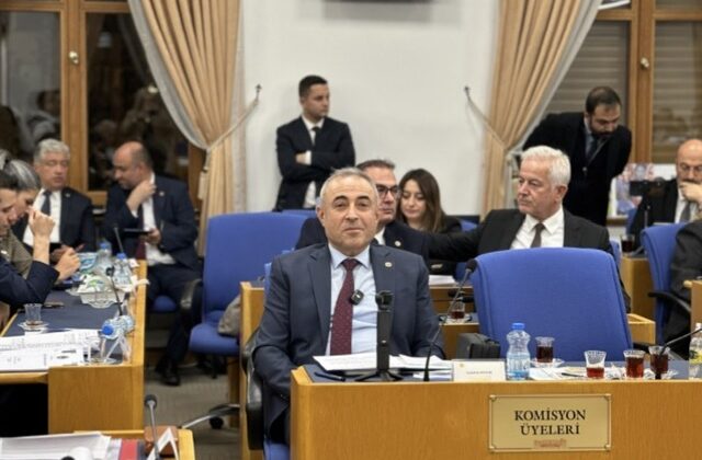 DEVA Partili Karatutlu: “Ulaştırma Bakanına Söyledim: Kahramanmaraş’a Ulaşamıyoruz”