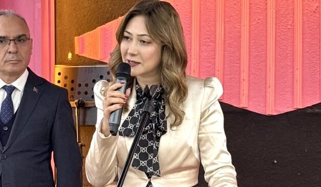 MHP’li Karakoç Öğretmenler Günü Programında Eğitimcilerle Buluştu