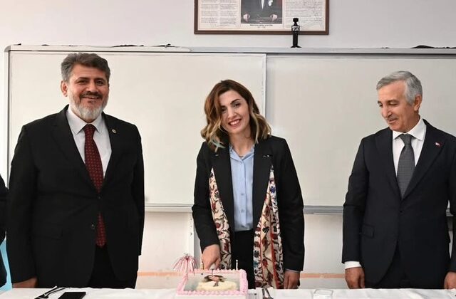 Erdem Bayazıt Anadolu Lisesi’nde “Öğretmenler Odası Buluşması” Gerçekleştirildi