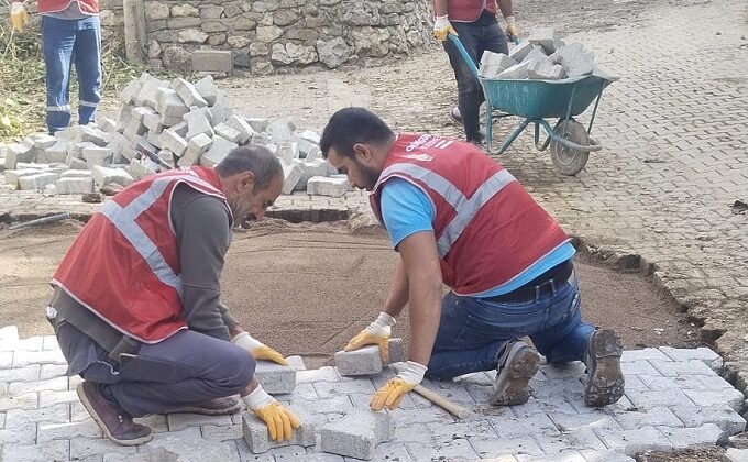 Onikişubat Belediyesi’nden aynı anda 17 farklı kırsal mahalleye ulaşım yatırımı