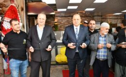 Kahramanmaraş’ta Lezzet Şöleni Başladı: 46 Beyza Hatay Usulü Soslu Döner Dualarla Açıldı!