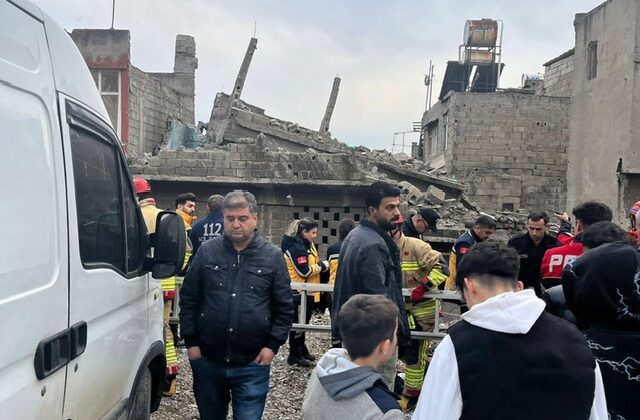 Kahramanmaraş’ta metruk bina çöktü