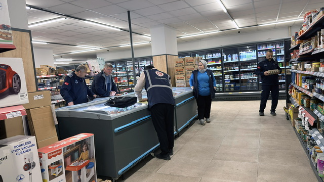 Büyükşehir Zabıtası, Tüketici İçin Sahada Denetimlerini Yoğunlaştırdı