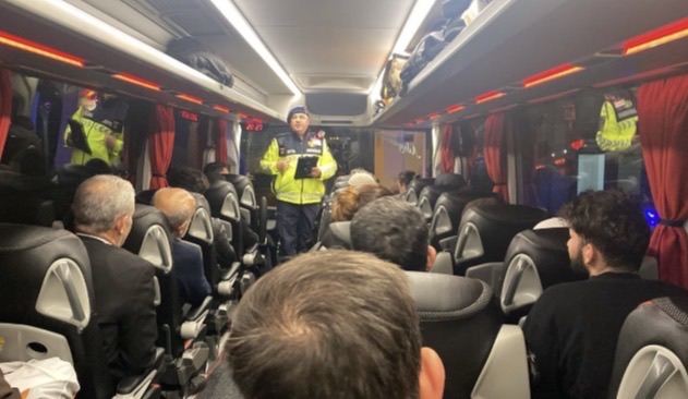 KAHRAMANMARAŞ’TA JANDARMADAN YOĞUN TRAFİK DENETİMİ: 25 BİN ARAÇ KONTROL EDİLDİ