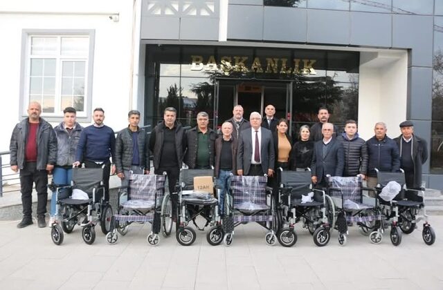 Pazarcık Belediyesi’nden Özel Gereksinimli Bireylere Akülü Tekerlekli Sandalye Desteği