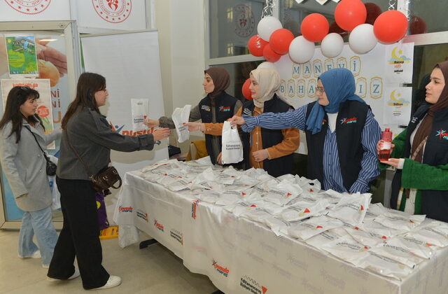 Büyükşehir’den Regaip Kandili’ndeÜniversiteli Gençlere Anlamlı İkram