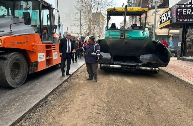 Atatürk Caddesi’nde Sıcak Asfalt Çalışmaları Başladı