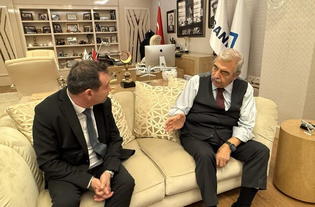 KARAKAŞ;“İMKANSIZ DİYE BİR ŞEY YOK, SADECE BİRAZ ZAMAN ALIYOR. ZEKAYA İNANMIYORUM, BAŞARININ TEMELİ ÇOK ÇALIŞMAKTIR”