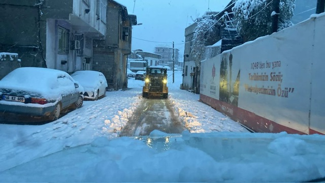 Dulkadiroğlu Belediyesi Yoğun Kar Yağışına Karşı Teyakkuzda