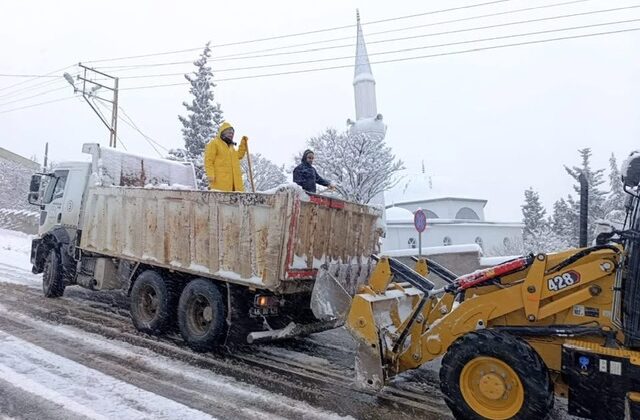 Dulkadiroğlu Belediyesi Yoğun Kar Yağışına Karşı Teyakkuzda