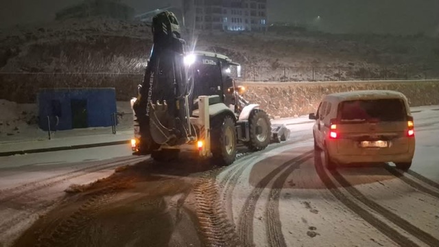 Türkoğlu Belediyesi Yoğun Kar Yağışına Karşı Sahada: “Her Halinle Bir Başka Güzelsin Türkoğlu”