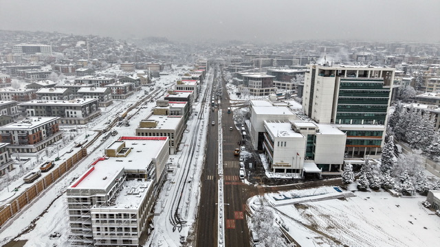 Arterleri Ulaşıma Açık Tutmak İçin Büyükşehir’den Yoğun Mesai