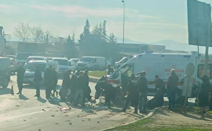 Kahramanmaraş’ta sepetli motosiklet ile ticari taksi çarpıştı: 2 yaralı