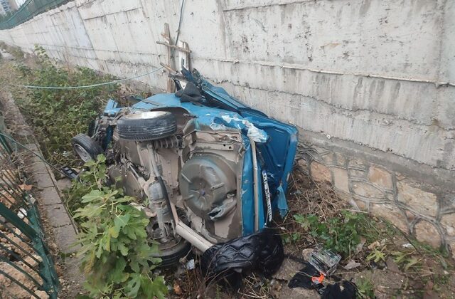 Kahramanmaraş’ta otomobil kanala uçtu: 3 yaralı