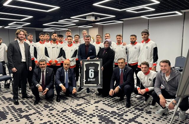 Kahramanmaraş Milletvekillerinden İstiklalspor’a Moral Ziyareti