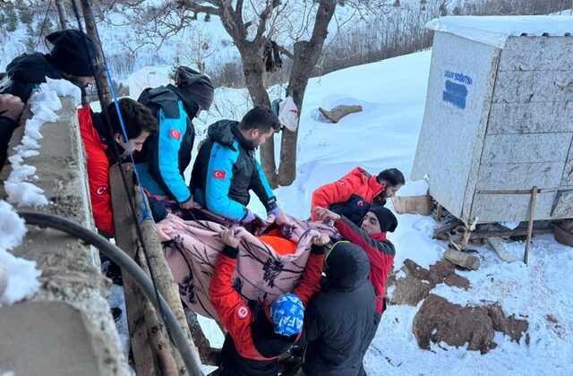 18 Saatlik Zorlu Operasyonla Mahsur Kalan Vatandaş Kurtarıldı