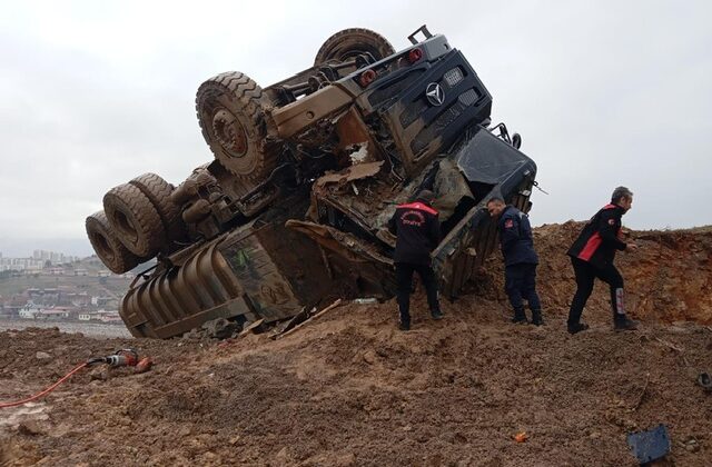 Kahramanmaraş’ta Taş Ocağında Feci Kaza: Kamyon Devrildi, 1 Ölü