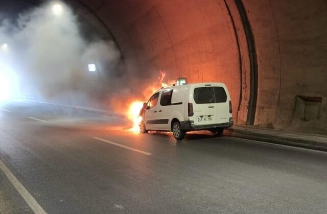 Kahramanmaraş’ta araç seyir halinde alev topuna döndü  03.01.2026