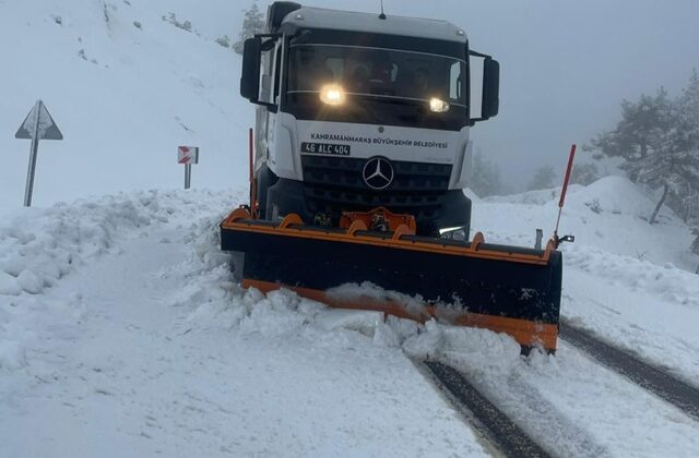 Kırsalda Kar Seferberliği; Büyükşehir Ekipleri 7/24 Sahada