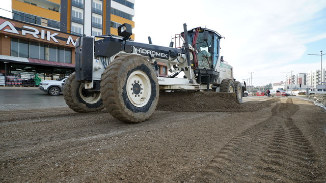 Büyükşehir’den Yağış Sonrası Yollardaki Bozulmalara Hızlı Müdahale