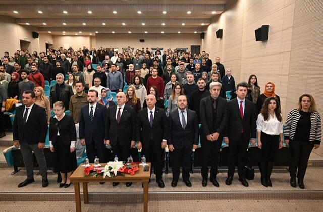 KSÜ’de 21. Yüzyıl Gençlik Yetkinlikleri ve Sivil Toplum Çalışmaları Konferansı Düzenlendi