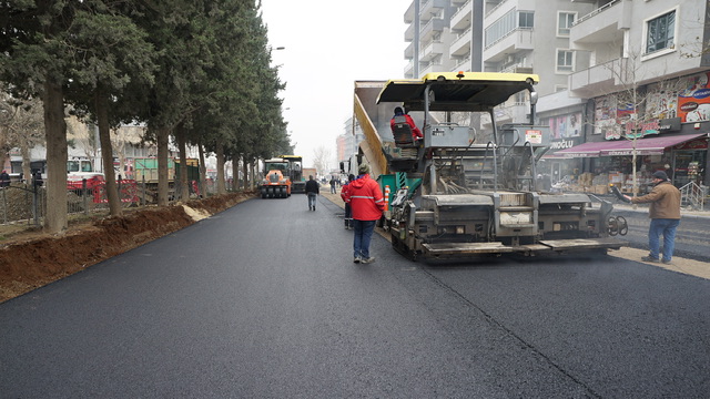 Azerbaycan Bulvarı’nda Altyapısı Tamamlanan Kısmın Üstyapısı Yenileniyor
