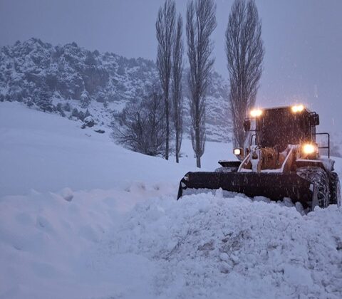 Onikişubat Belediyesi karla mücadelede tam teyakkuzda