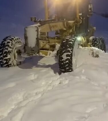 Pazarcık’ta Karla Mücadele Aralıksız Sürüyor